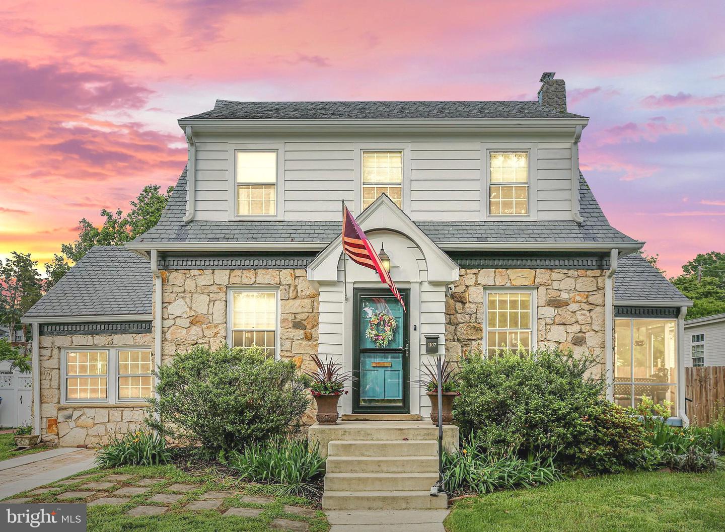 1107 KENMORE AVE, FREDERICKSBURG, Virginia 22401, 4 Bedrooms Bedrooms, ,1 BathroomBathrooms,Residential,For sale,1107 KENMORE AVE,VAFB2008296 MLS # VAFB2008296