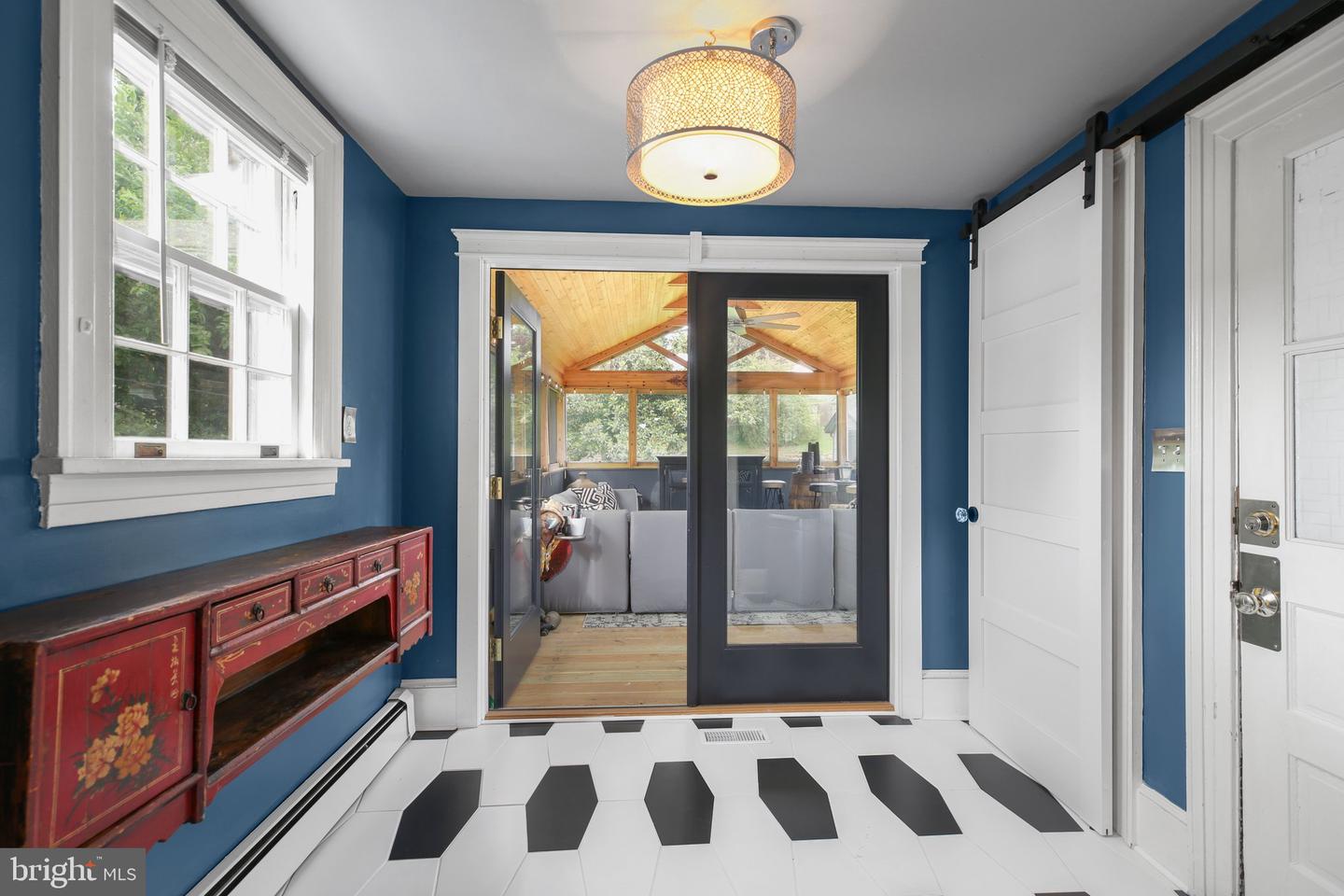 1107 KENMORE AVE, FREDERICKSBURG, Virginia 22401, 4 Bedrooms Bedrooms, ,1 BathroomBathrooms,Residential,For sale,1107 KENMORE AVE,VAFB2008296 MLS # VAFB2008296