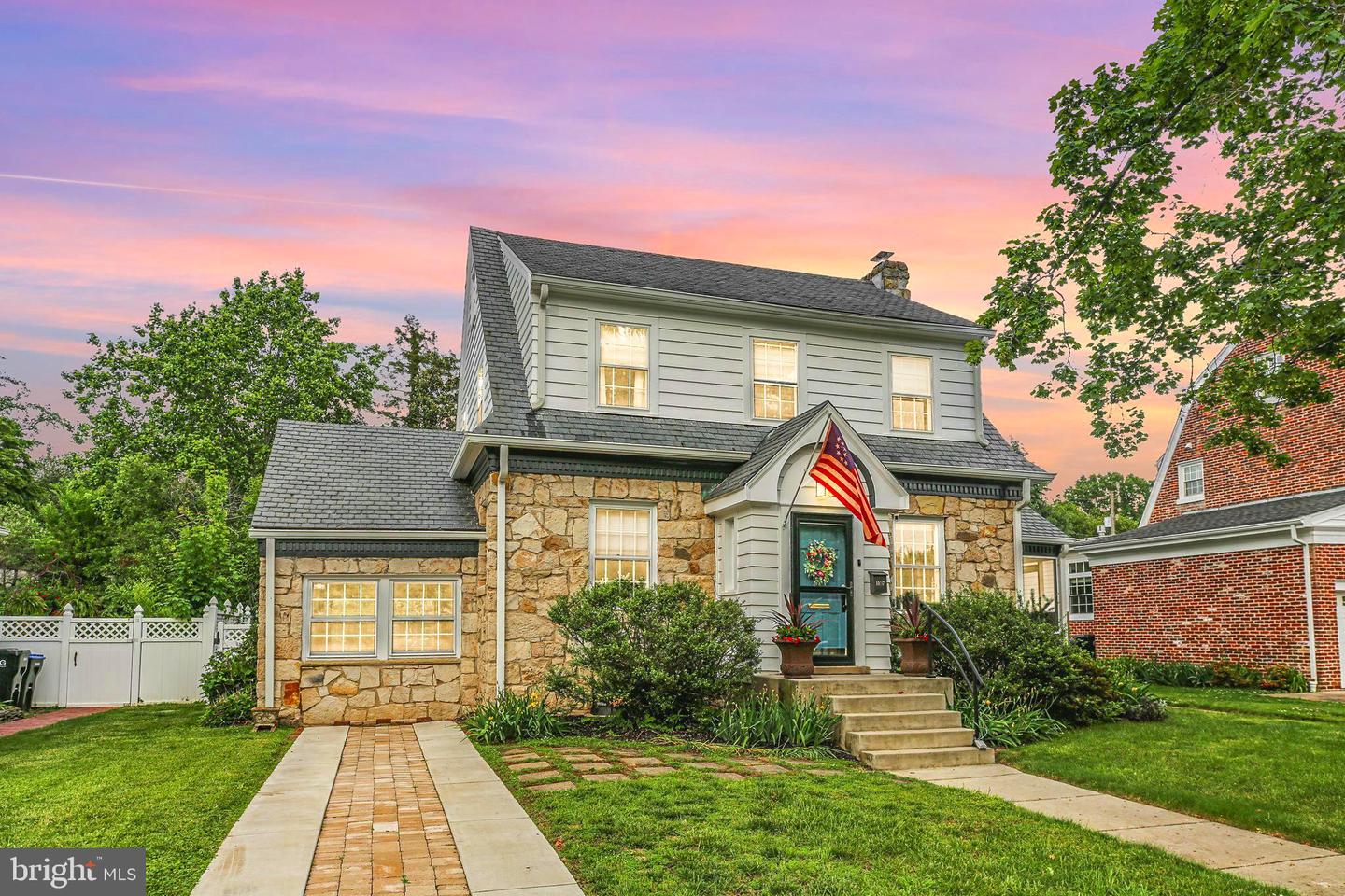 1107 KENMORE AVE, FREDERICKSBURG, Virginia 22401, 4 Bedrooms Bedrooms, ,1 BathroomBathrooms,Residential,For sale,1107 KENMORE AVE,VAFB2008296 MLS # VAFB2008296