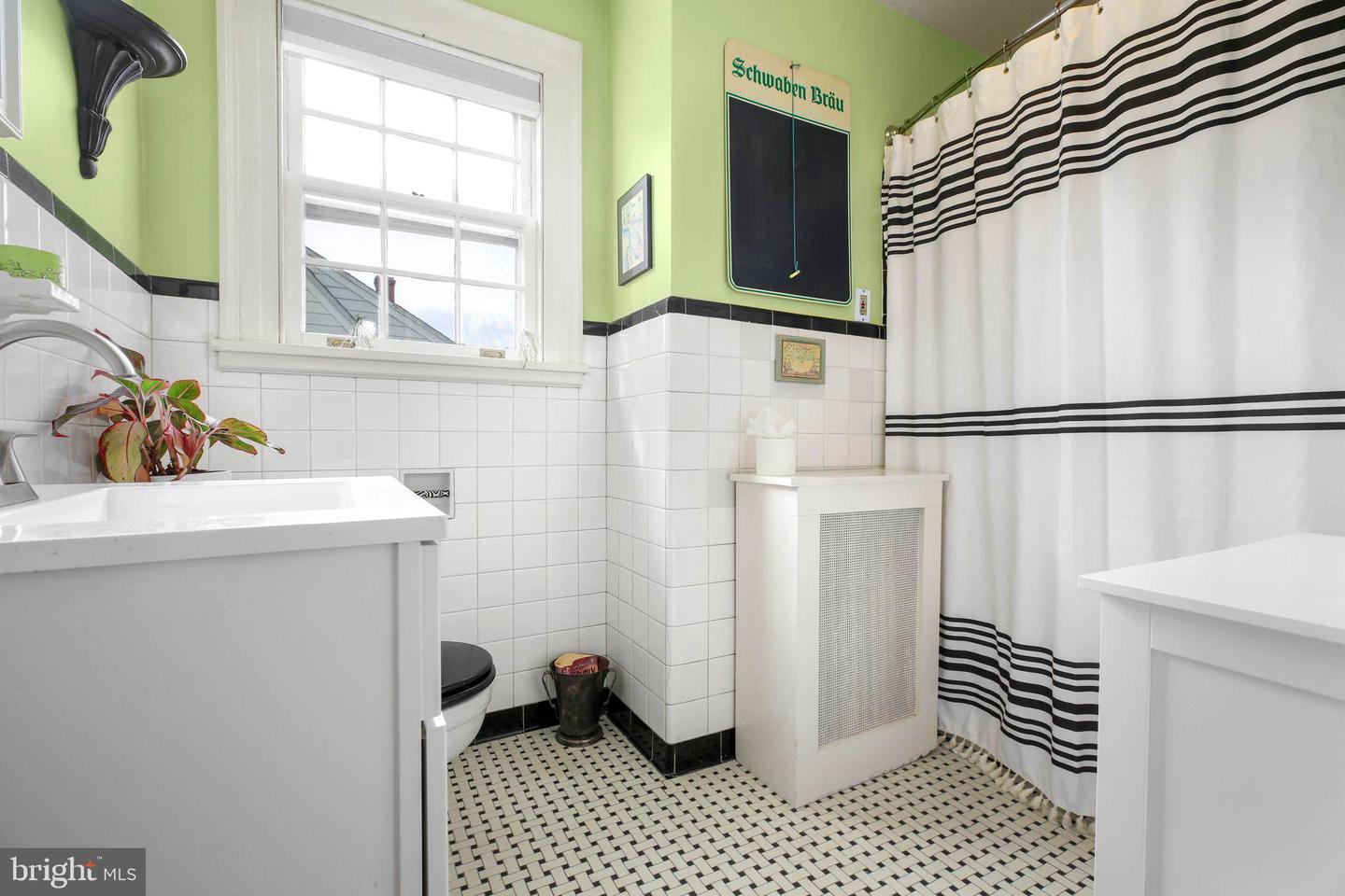 1107 KENMORE AVE, FREDERICKSBURG, Virginia 22401, 4 Bedrooms Bedrooms, ,1 BathroomBathrooms,Residential,For sale,1107 KENMORE AVE,VAFB2008296 MLS # VAFB2008296