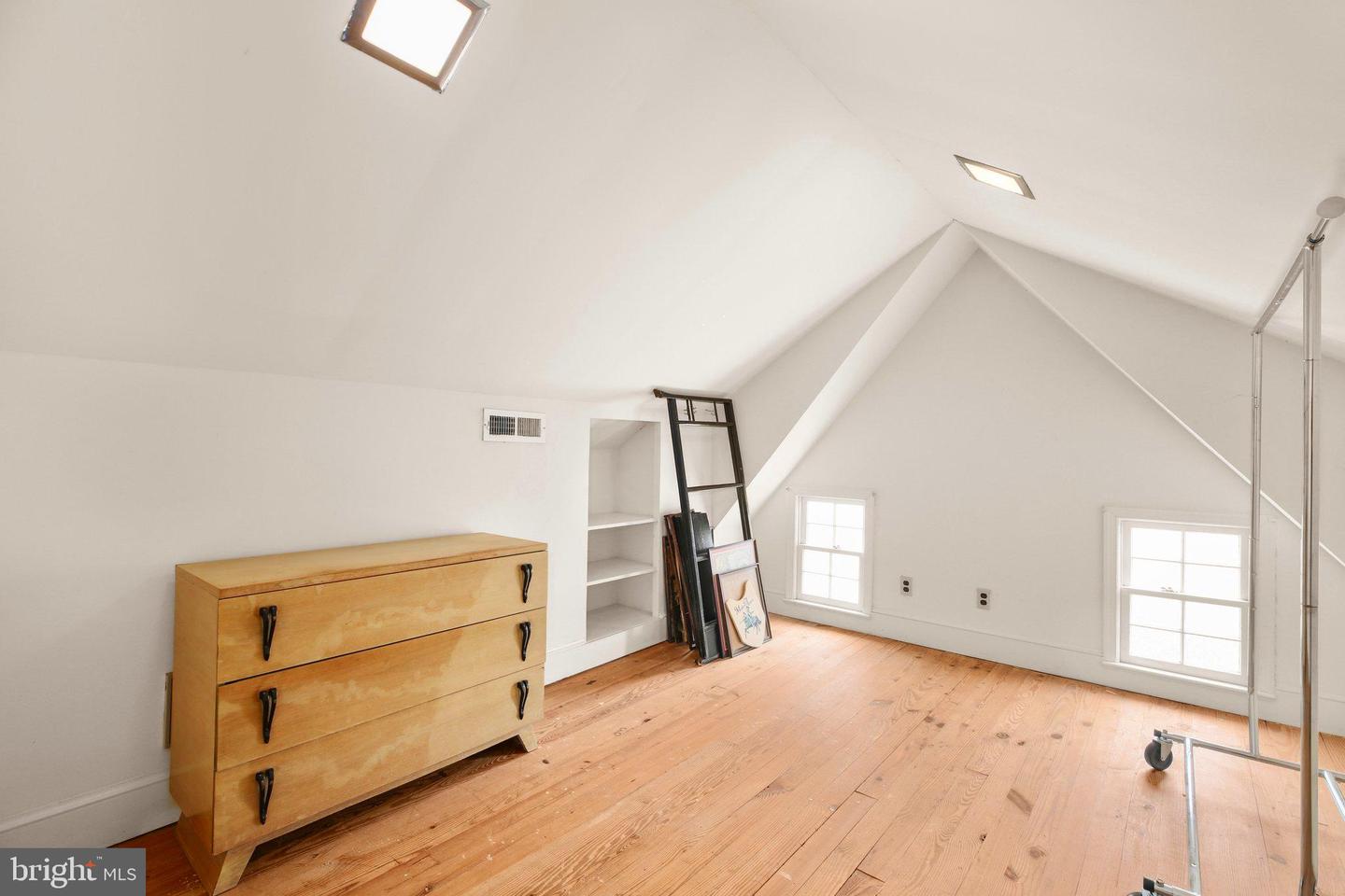 1107 KENMORE AVE, FREDERICKSBURG, Virginia 22401, 4 Bedrooms Bedrooms, ,1 BathroomBathrooms,Residential,For sale,1107 KENMORE AVE,VAFB2008296 MLS # VAFB2008296