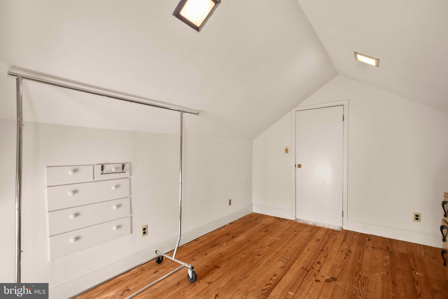 1107 KENMORE AVE, FREDERICKSBURG, Virginia 22401, 4 Bedrooms Bedrooms, ,1 BathroomBathrooms,Residential,For sale,1107 KENMORE AVE,VAFB2008296 MLS # VAFB2008296
