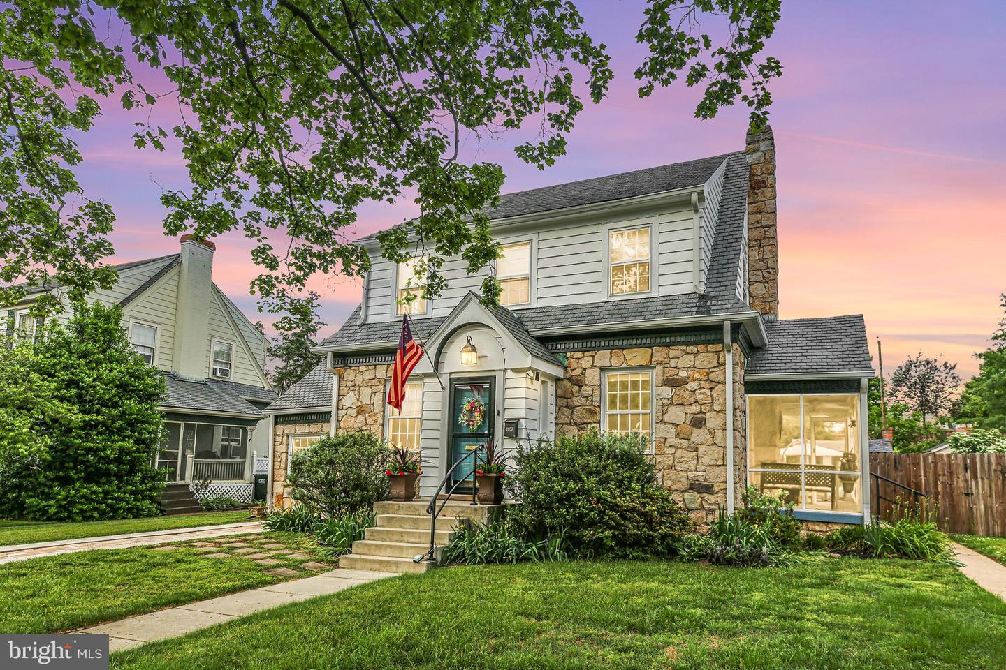 1107 KENMORE AVE, FREDERICKSBURG, Virginia 22401, 4 Bedrooms Bedrooms, ,1 BathroomBathrooms,Residential,For sale,1107 KENMORE AVE,VAFB2008296 MLS # VAFB2008296