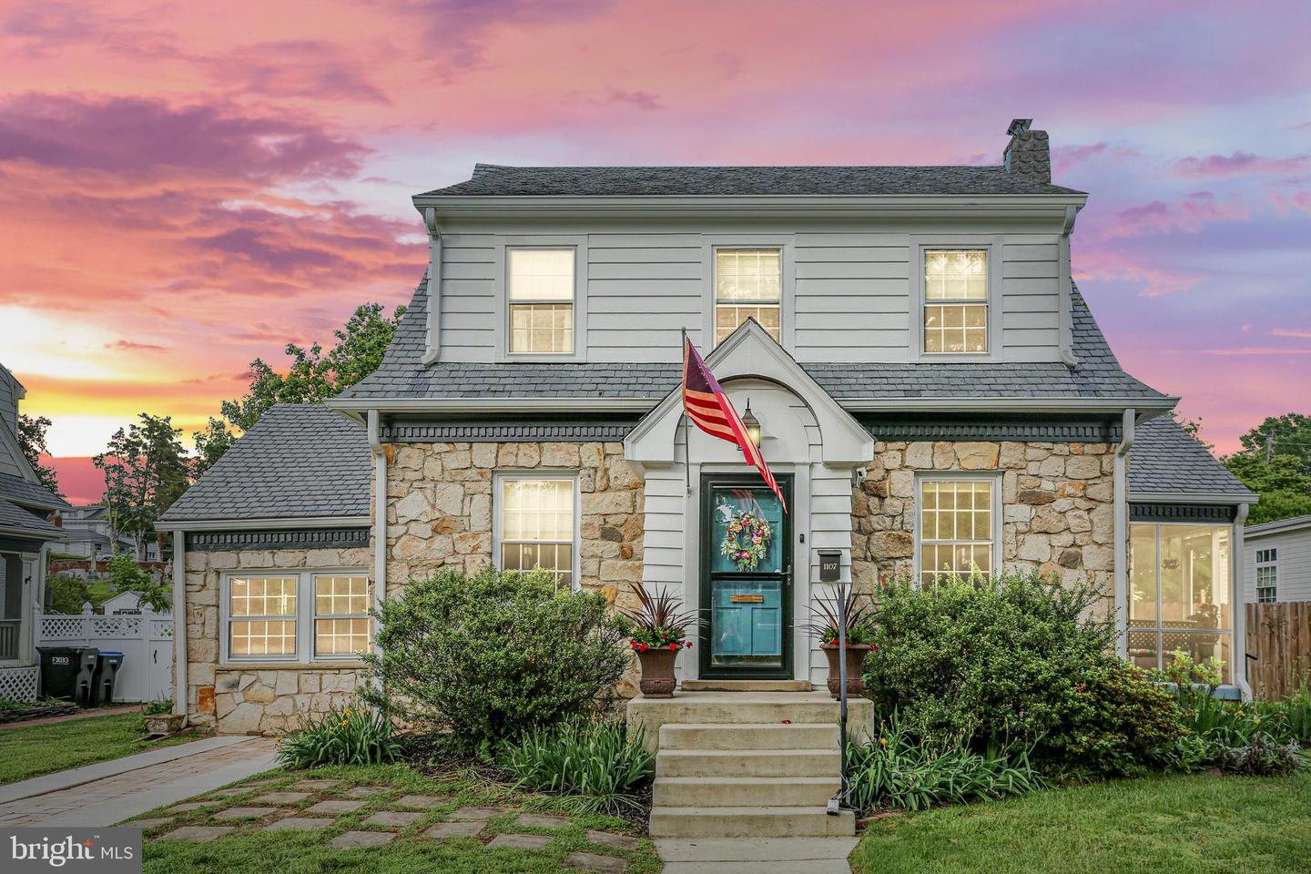 1107 KENMORE AVE, FREDERICKSBURG, Virginia 22401, 4 Bedrooms Bedrooms, ,1 BathroomBathrooms,Residential,For sale,1107 KENMORE AVE,VAFB2008296 MLS # VAFB2008296
