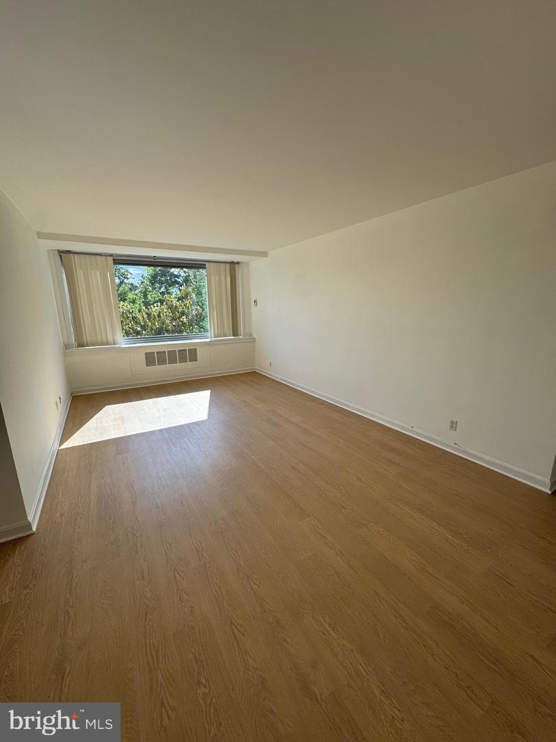 4200 CATHEDRAL AVE NW #1018, WASHINGTON, District Of Columbia 20016, 1 Bedroom Bedrooms, ,1 BathroomBathrooms,Residential,For sale,4200 CATHEDRAL AVE NW #1018,DCDC2202366 MLS # DCDC2202366