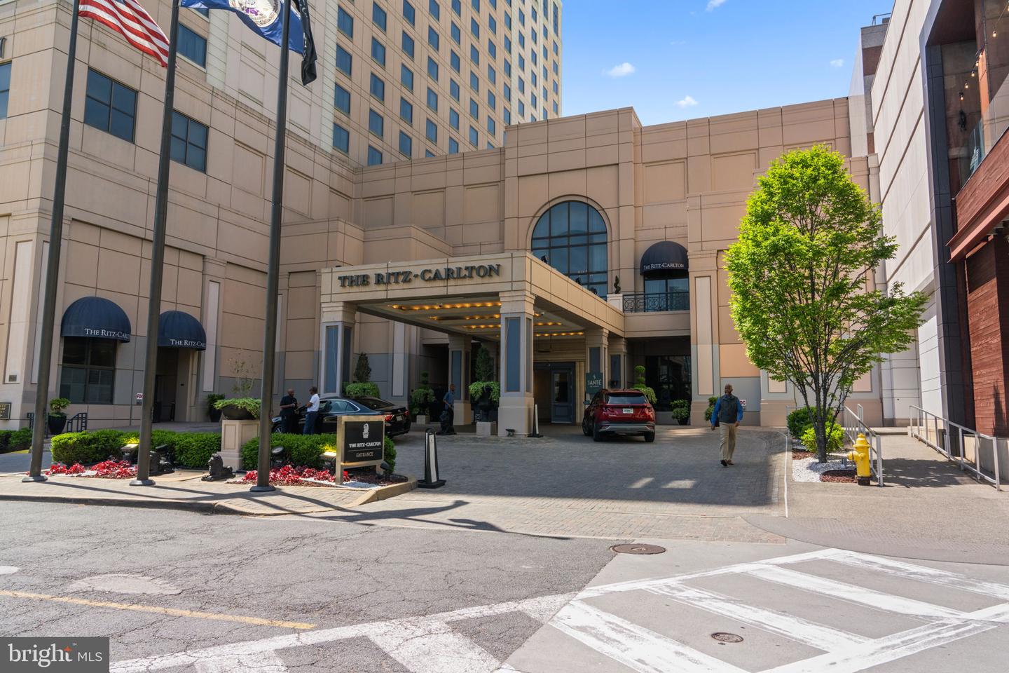 1515 S ARLINGTON RIDGE RD #402, ARLINGTON, Virginia 22202, 2 Bedrooms Bedrooms, ,2 BathroomsBathrooms,Residential,For sale,1515 S ARLINGTON RIDGE RD #402,VAAR2058176 MLS # VAAR2058176