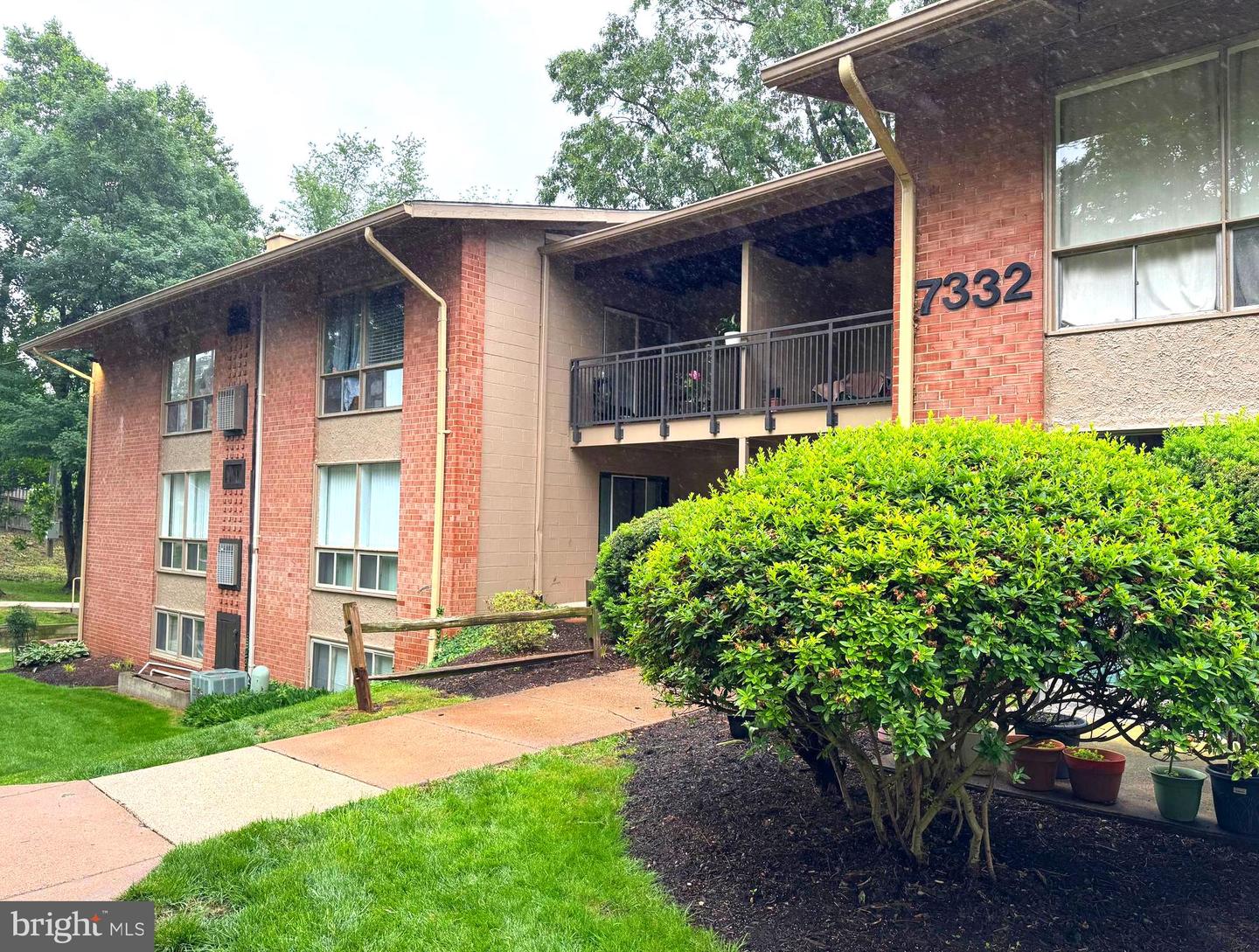 7332 LEE HWY #201, FALLS CHURCH, Virginia 22046, 2 Bedrooms Bedrooms, ,1 BathroomBathrooms,Residential,For sale,7332 LEE HWY #201,VAFX2243090 MLS # VAFX2243090