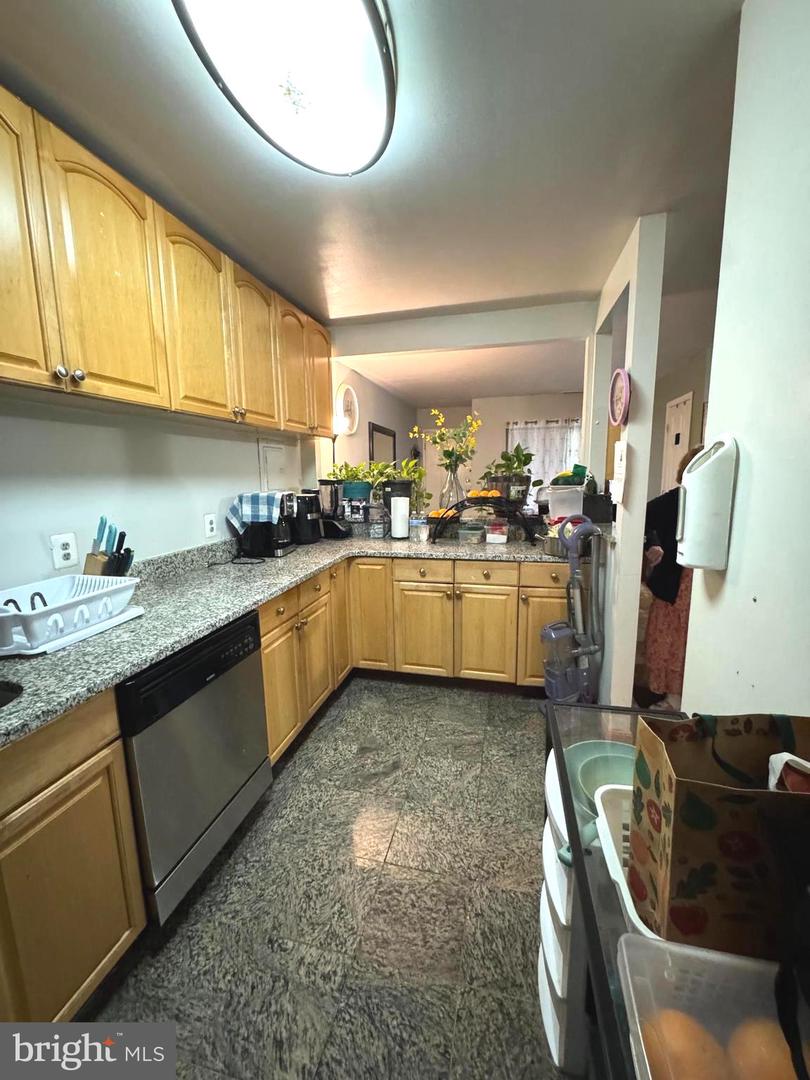 7332 LEE HWY #201, FALLS CHURCH, Virginia 22046, 2 Bedrooms Bedrooms, ,1 BathroomBathrooms,Residential,For sale,7332 LEE HWY #201,VAFX2243090 MLS # VAFX2243090