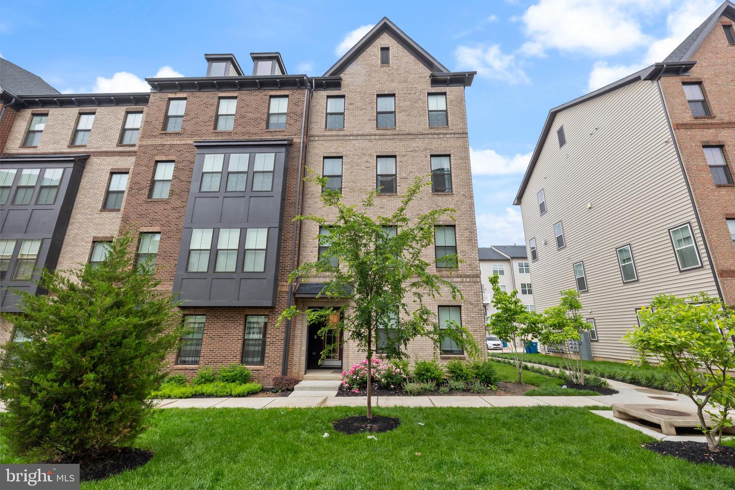 12363 AZURE LN #42, FAIRFAX, Virginia 22033, 3 Bedrooms Bedrooms, ,2 BathroomsBathrooms,Residential,For sale,12363 AZURE LN #42,VAFX2243020 MLS # VAFX2243020