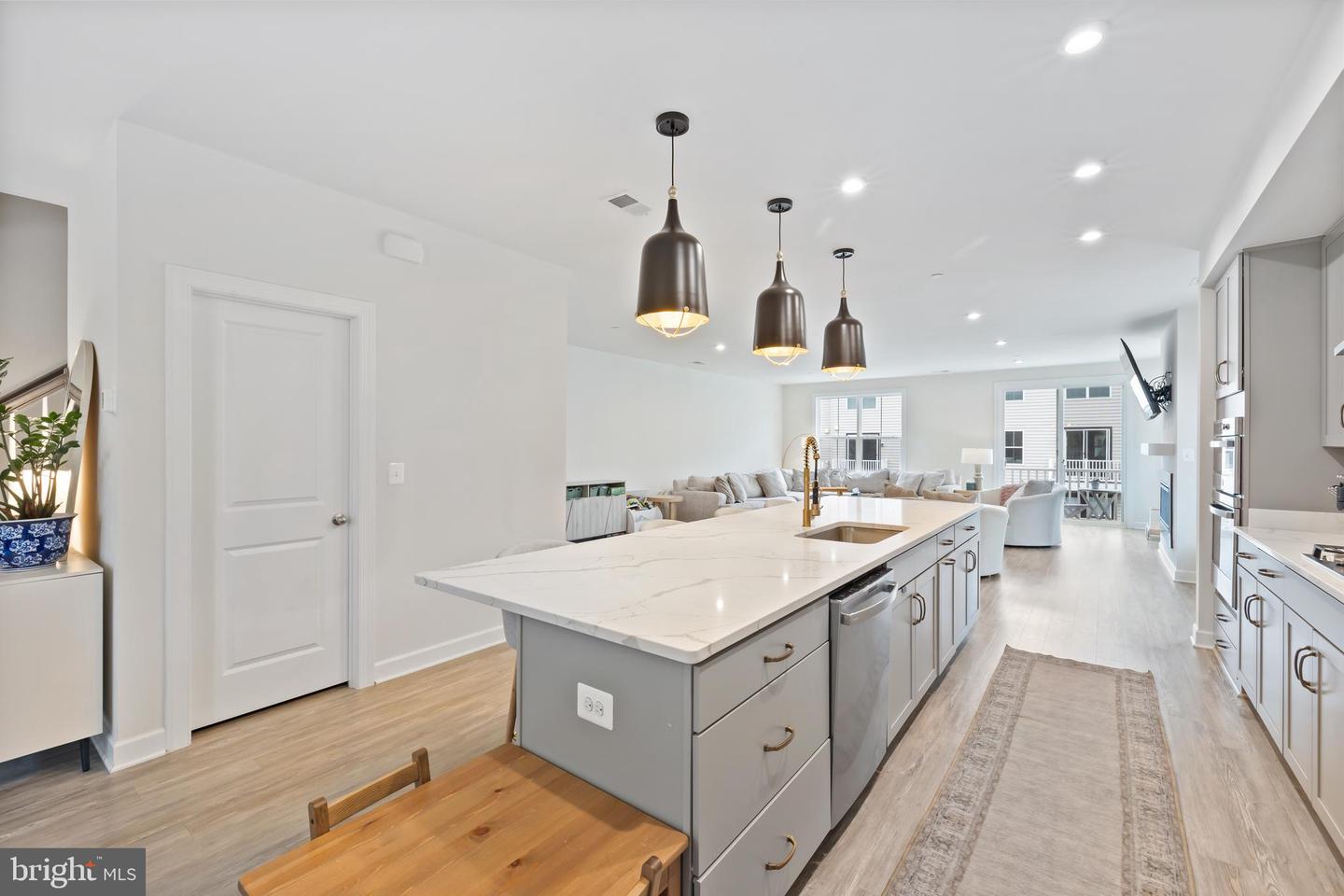 12363 AZURE LN #42, FAIRFAX, Virginia 22033, 3 Bedrooms Bedrooms, ,2 BathroomsBathrooms,Residential,For sale,12363 AZURE LN #42,VAFX2243020 MLS # VAFX2243020