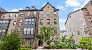 12363 AZURE LN #42, FAIRFAX, Virginia 22033, 3 Bedrooms Bedrooms, ,2 BathroomsBathrooms,Residential,For sale,12363 AZURE LN #42,VAFX2243020 MLS # VAFX2243020