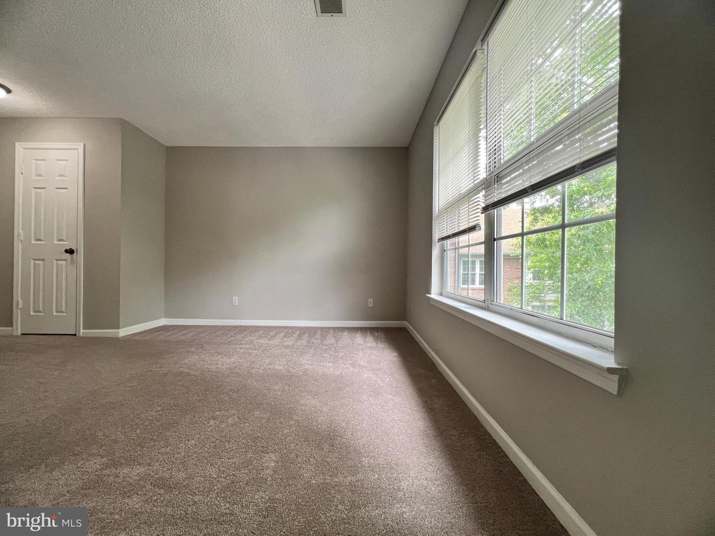 12106 GREENWAY CT #302, FAIRFAX, Virginia 22033, 3 Bedrooms Bedrooms, ,2 BathroomsBathrooms,Residential,For sale,12106 GREENWAY CT #302,VAFX2243030 MLS # VAFX2243030