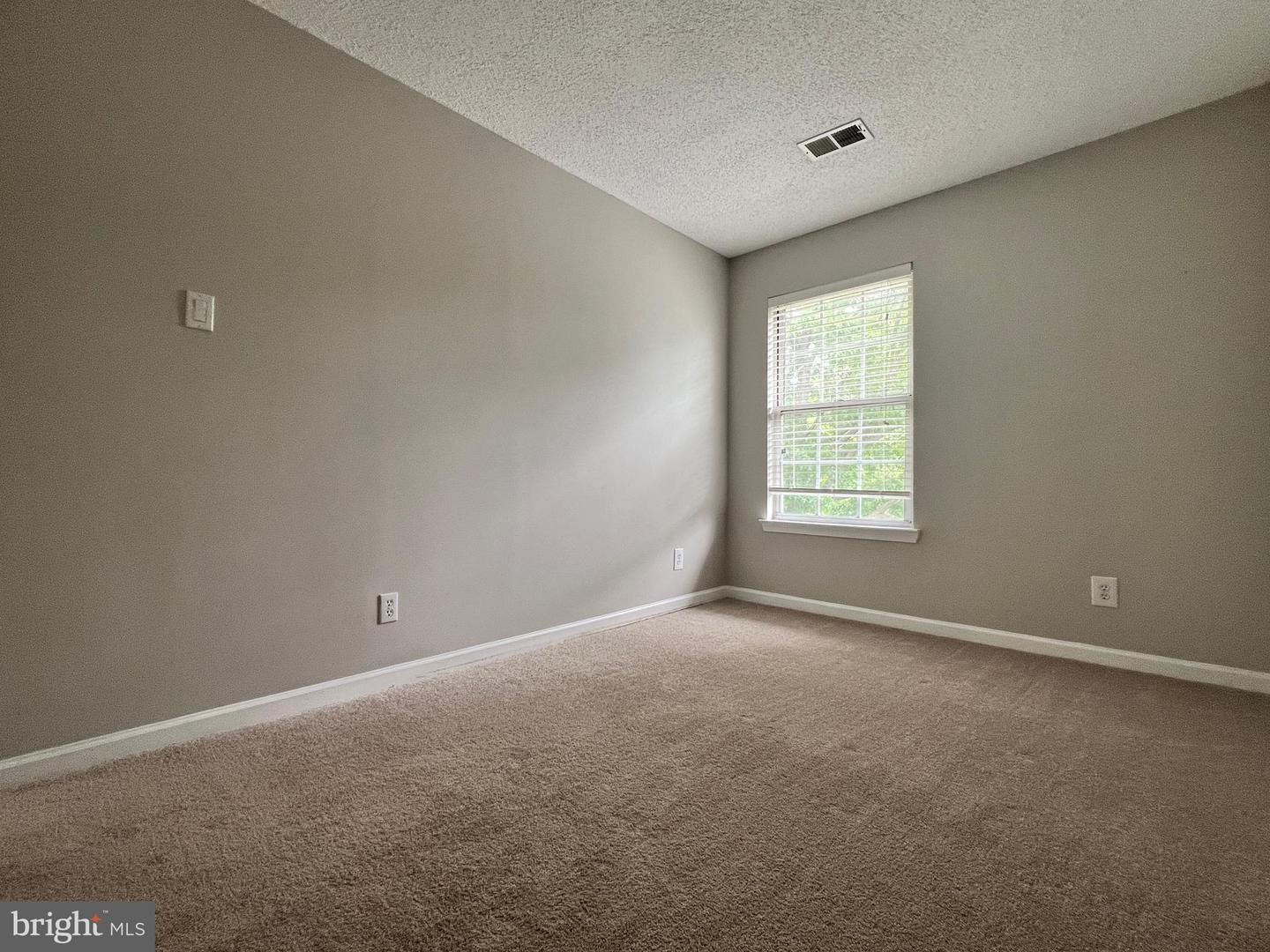 12106 GREENWAY CT #302, FAIRFAX, Virginia 22033, 3 Bedrooms Bedrooms, ,2 BathroomsBathrooms,Residential,For sale,12106 GREENWAY CT #302,VAFX2243030 MLS # VAFX2243030