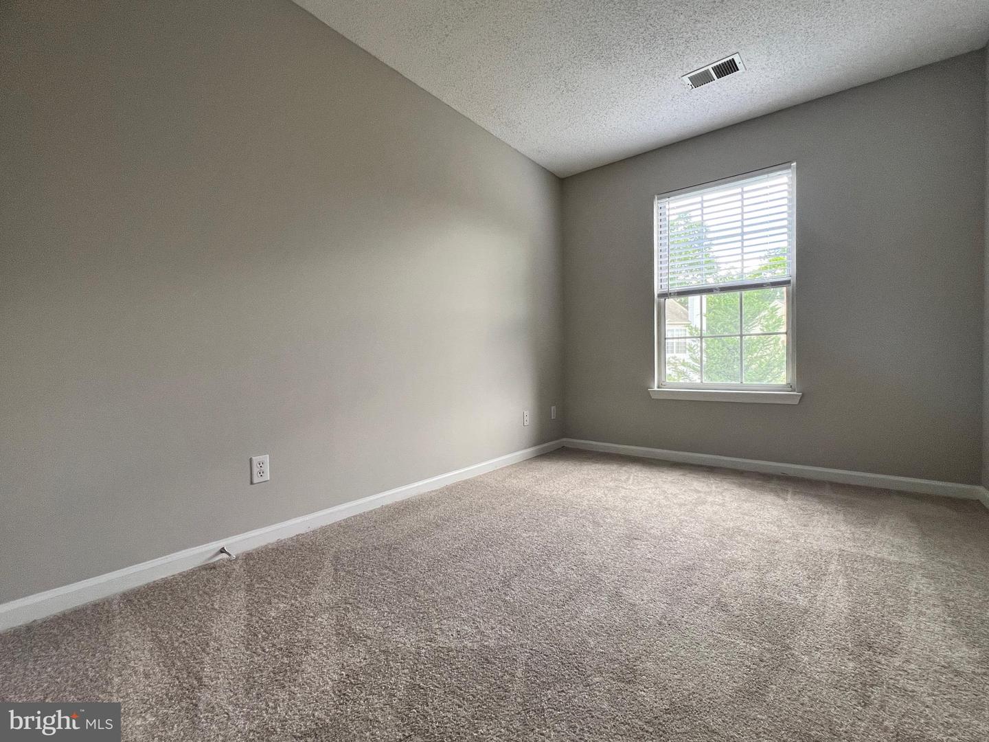 12106 GREENWAY CT #302, FAIRFAX, Virginia 22033, 3 Bedrooms Bedrooms, ,2 BathroomsBathrooms,Residential,For sale,12106 GREENWAY CT #302,VAFX2243030 MLS # VAFX2243030
