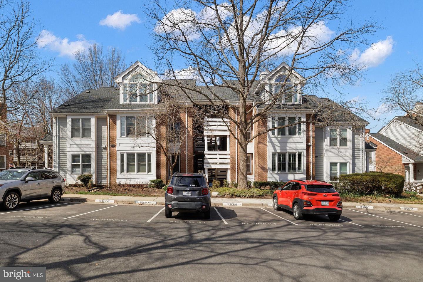 7596-I LAKESIDE VILLAGE DR, FALLS CHURCH, Virginia 22042, 2 Bedrooms Bedrooms, ,2 BathroomsBathrooms,Residential,For sale,7596-I LAKESIDE VILLAGE DR,VAFX2243034 MLS # VAFX2243034