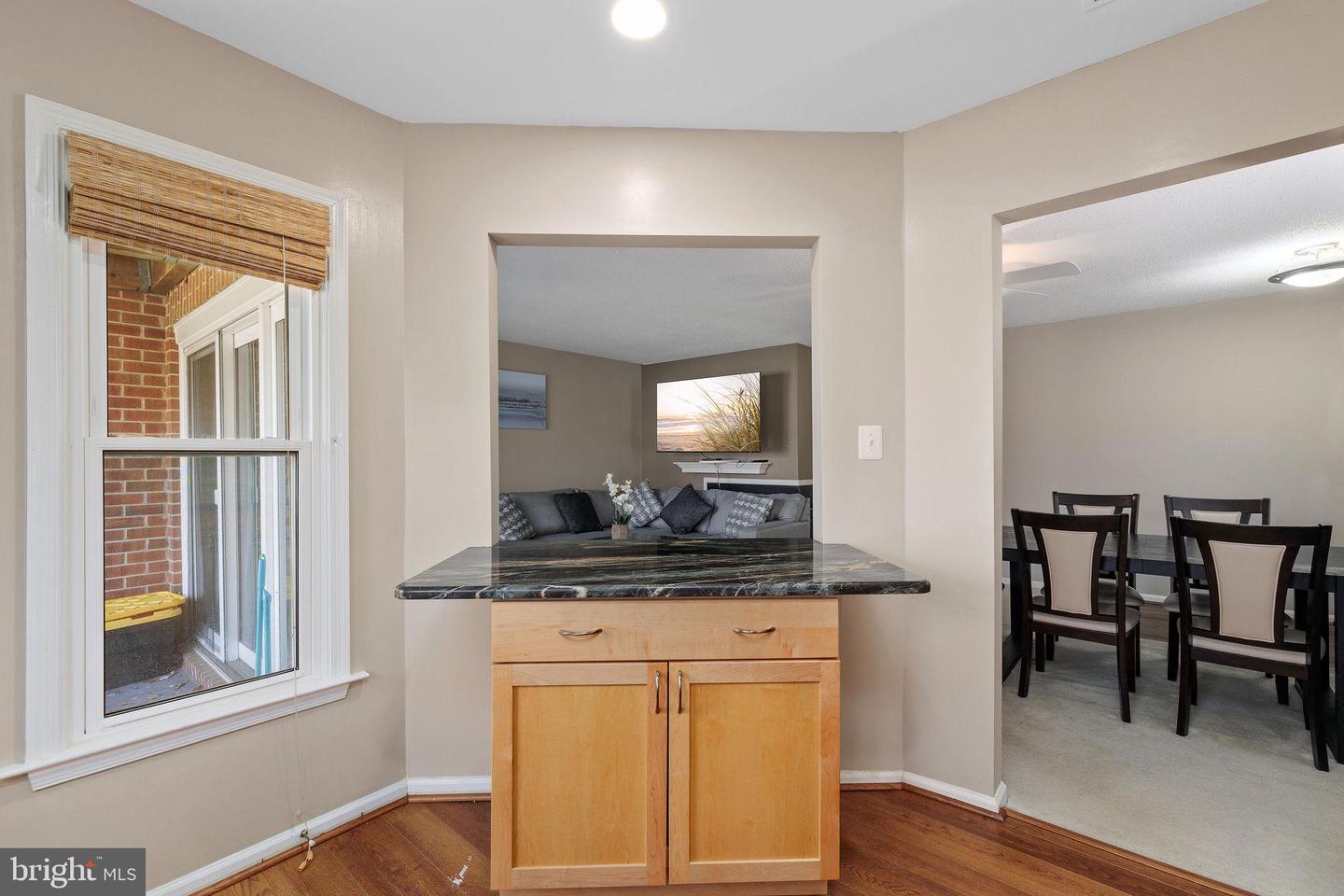 7596-I LAKESIDE VILLAGE DR, FALLS CHURCH, Virginia 22042, 2 Bedrooms Bedrooms, ,2 BathroomsBathrooms,Residential,For sale,7596-I LAKESIDE VILLAGE DR,VAFX2243034 MLS # VAFX2243034