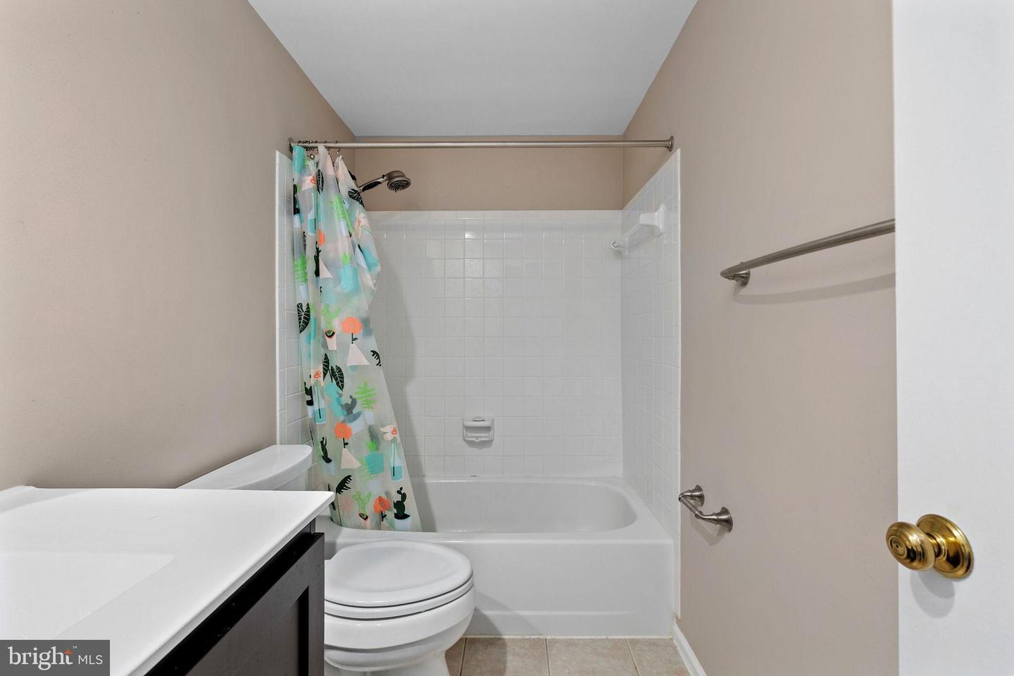 7596-I LAKESIDE VILLAGE DR, FALLS CHURCH, Virginia 22042, 2 Bedrooms Bedrooms, ,2 BathroomsBathrooms,Residential,For sale,7596-I LAKESIDE VILLAGE DR,VAFX2243034 MLS # VAFX2243034