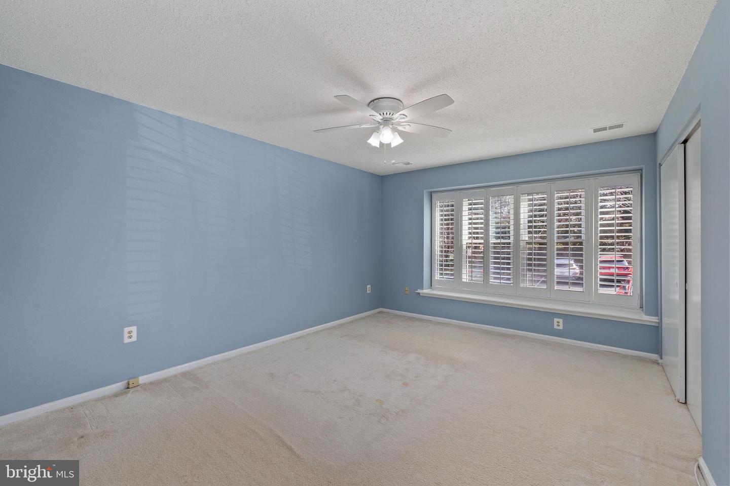 7596-I LAKESIDE VILLAGE DR, FALLS CHURCH, Virginia 22042, 2 Bedrooms Bedrooms, ,2 BathroomsBathrooms,Residential,For sale,7596-I LAKESIDE VILLAGE DR,VAFX2243034 MLS # VAFX2243034