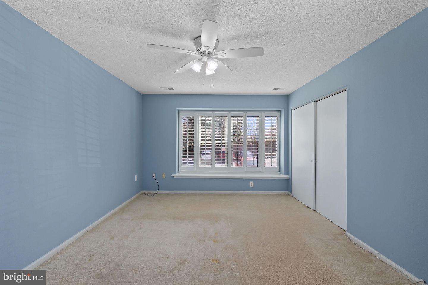 7596-I LAKESIDE VILLAGE DR, FALLS CHURCH, Virginia 22042, 2 Bedrooms Bedrooms, ,2 BathroomsBathrooms,Residential,For sale,7596-I LAKESIDE VILLAGE DR,VAFX2243034 MLS # VAFX2243034