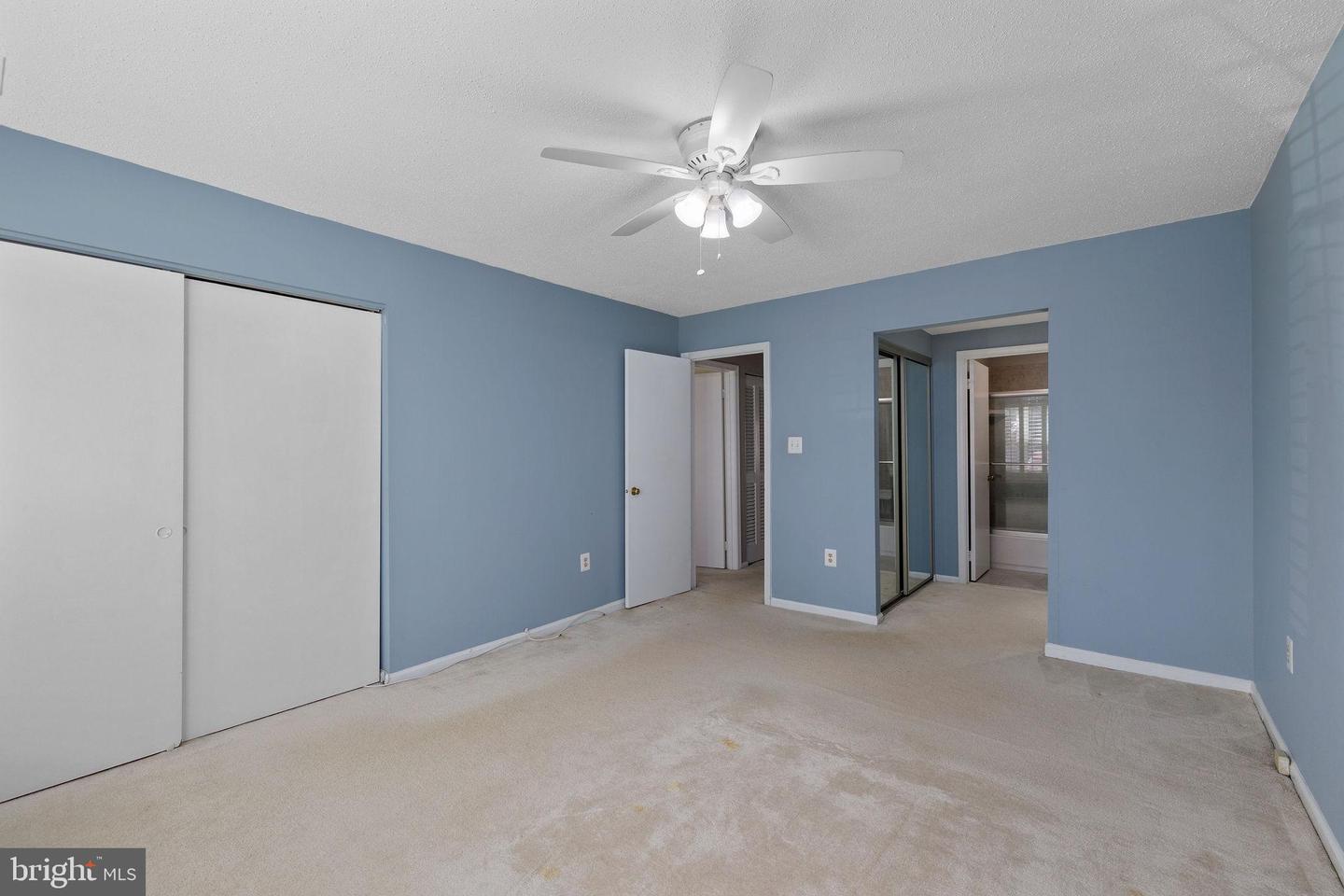 7596-I LAKESIDE VILLAGE DR, FALLS CHURCH, Virginia 22042, 2 Bedrooms Bedrooms, ,2 BathroomsBathrooms,Residential,For sale,7596-I LAKESIDE VILLAGE DR,VAFX2243034 MLS # VAFX2243034