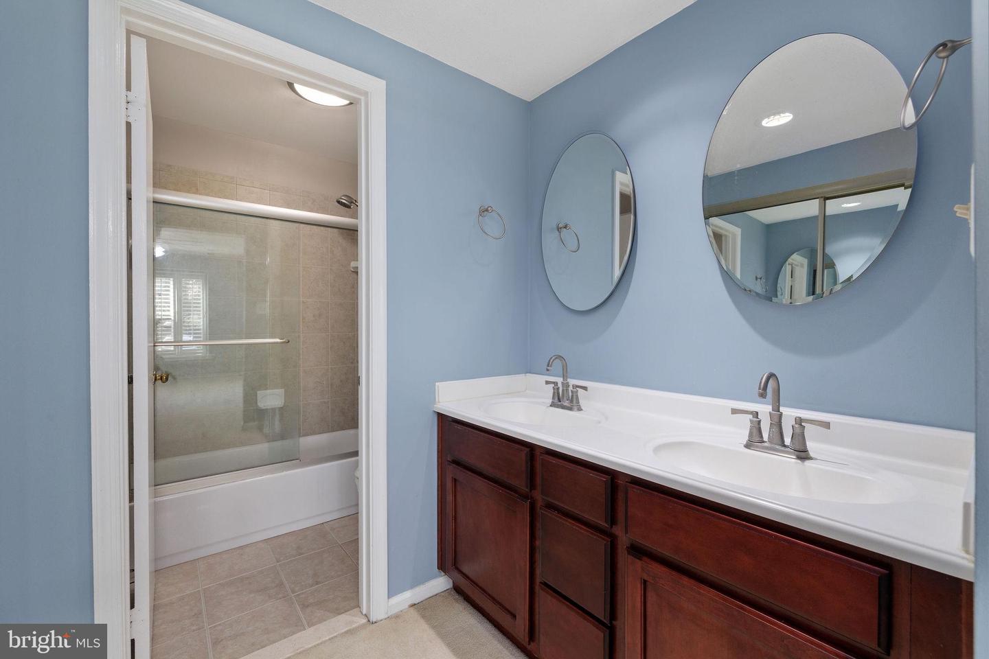 7596-I LAKESIDE VILLAGE DR, FALLS CHURCH, Virginia 22042, 2 Bedrooms Bedrooms, ,2 BathroomsBathrooms,Residential,For sale,7596-I LAKESIDE VILLAGE DR,VAFX2243034 MLS # VAFX2243034