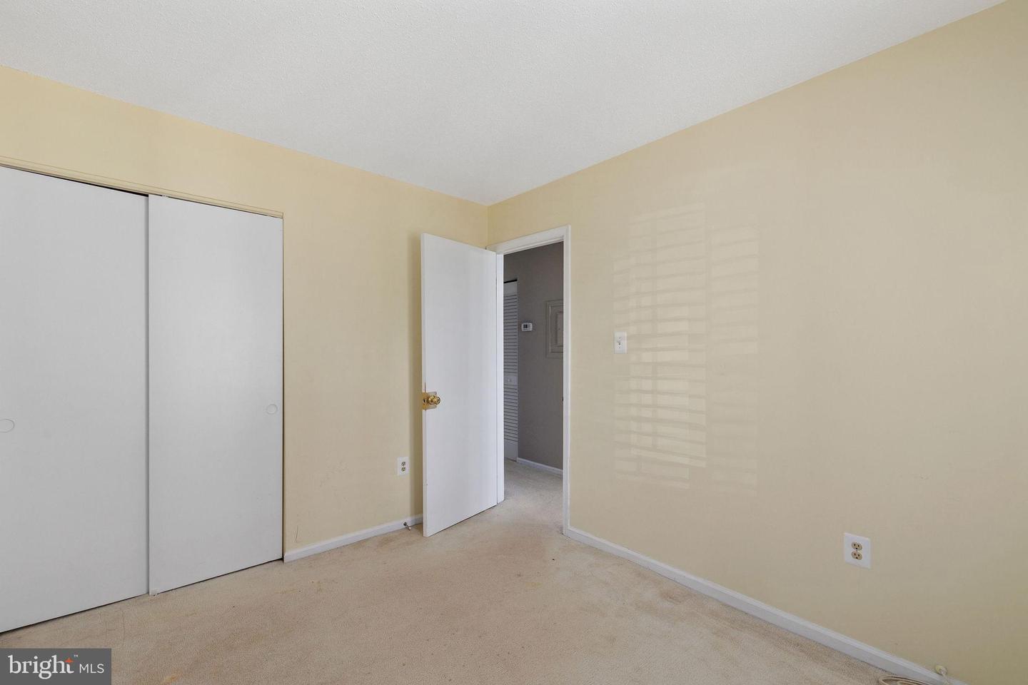 7596-I LAKESIDE VILLAGE DR, FALLS CHURCH, Virginia 22042, 2 Bedrooms Bedrooms, ,2 BathroomsBathrooms,Residential,For sale,7596-I LAKESIDE VILLAGE DR,VAFX2243034 MLS # VAFX2243034