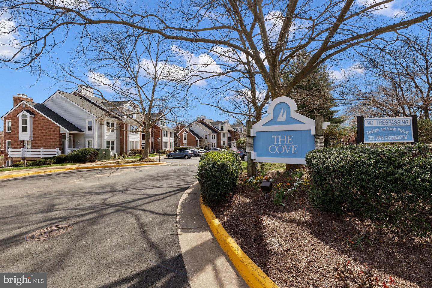 7596-I LAKESIDE VILLAGE DR, FALLS CHURCH, Virginia 22042, 2 Bedrooms Bedrooms, ,2 BathroomsBathrooms,Residential,For sale,7596-I LAKESIDE VILLAGE DR,VAFX2243034 MLS # VAFX2243034