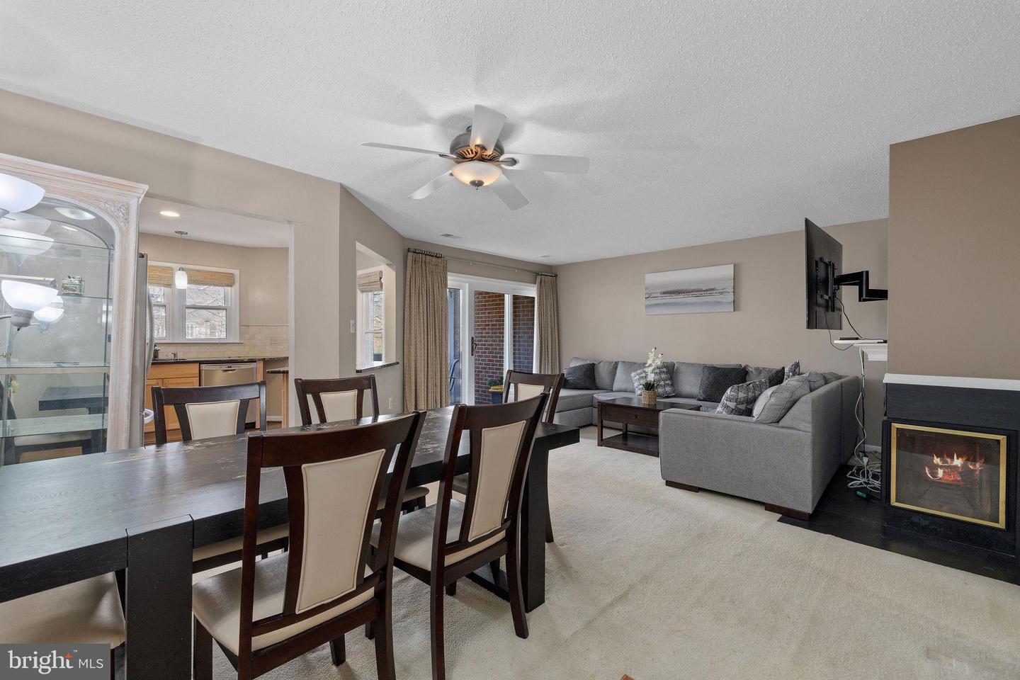 7596-I LAKESIDE VILLAGE DR, FALLS CHURCH, Virginia 22042, 2 Bedrooms Bedrooms, ,2 BathroomsBathrooms,Residential,For sale,7596-I LAKESIDE VILLAGE DR,VAFX2243034 MLS # VAFX2243034