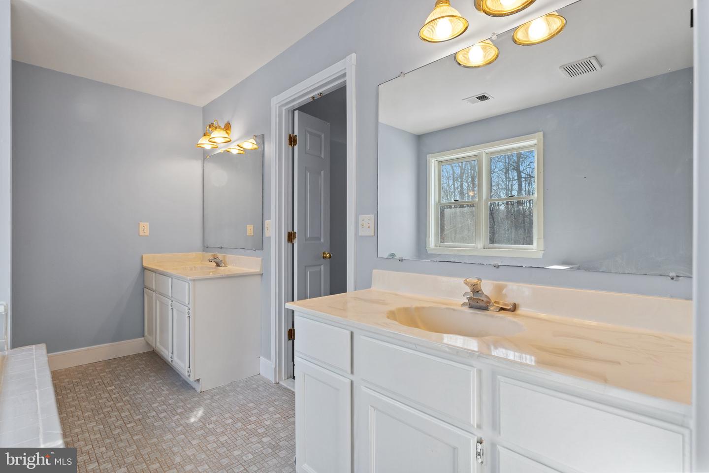 183 LAKELAND ROAD, STAFFORD, Virginia 22554, 5 Bedrooms Bedrooms, ,3 BathroomsBathrooms,Residential,For sale,183 LAKELAND ROAD,VAST2039190 MLS # VAST2039190