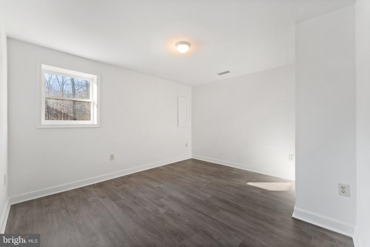183 LAKELAND ROAD, STAFFORD, Virginia 22554, 5 Bedrooms Bedrooms, ,3 BathroomsBathrooms,Residential,For sale,183 LAKELAND ROAD,VAST2039190 MLS # VAST2039190