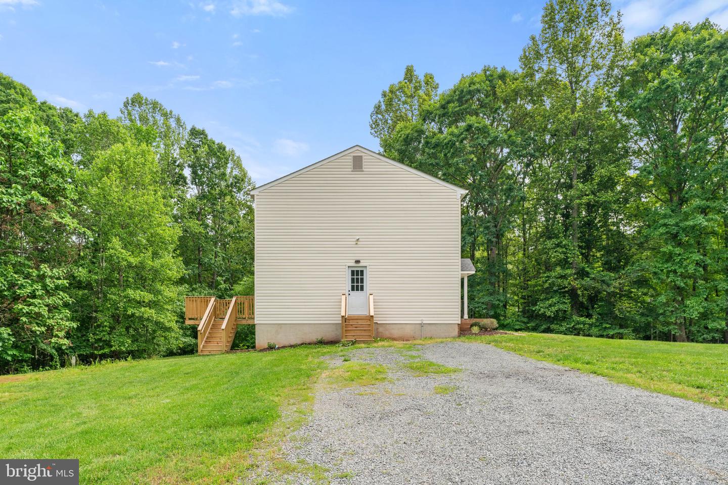 183 LAKELAND ROAD, STAFFORD, Virginia 22554, 5 Bedrooms Bedrooms, ,3 BathroomsBathrooms,Residential,For sale,183 LAKELAND ROAD,VAST2039190 MLS # VAST2039190