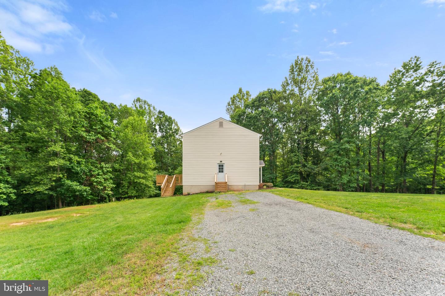 183 LAKELAND ROAD, STAFFORD, Virginia 22554, 5 Bedrooms Bedrooms, ,3 BathroomsBathrooms,Residential,For sale,183 LAKELAND ROAD,VAST2039190 MLS # VAST2039190