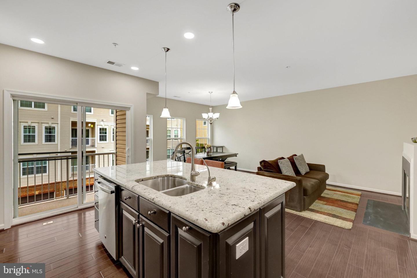 43469 TOWN GATE SQ, CHANTILLY, Virginia 20152, 3 Bedrooms Bedrooms, ,2 BathroomsBathrooms,Residential,For sale,43469 TOWN GATE SQ,VALO2097758 MLS # VALO2097758