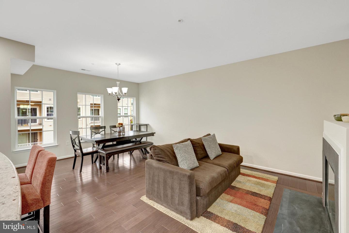 43469 TOWN GATE SQ, CHANTILLY, Virginia 20152, 3 Bedrooms Bedrooms, ,2 BathroomsBathrooms,Residential,For sale,43469 TOWN GATE SQ,VALO2097758 MLS # VALO2097758
