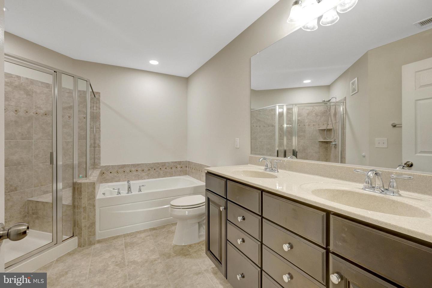 43469 TOWN GATE SQ, CHANTILLY, Virginia 20152, 3 Bedrooms Bedrooms, ,2 BathroomsBathrooms,Residential,For sale,43469 TOWN GATE SQ,VALO2097758 MLS # VALO2097758