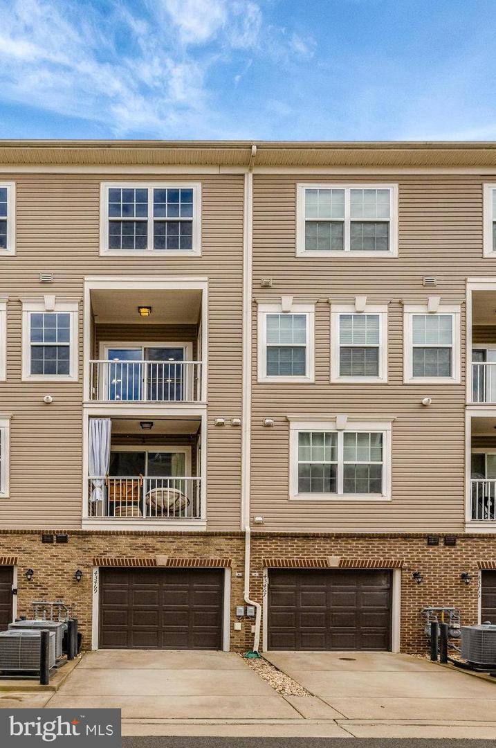 43469 TOWN GATE SQ, CHANTILLY, Virginia 20152, 3 Bedrooms Bedrooms, ,2 BathroomsBathrooms,Residential,For sale,43469 TOWN GATE SQ,VALO2097758 MLS # VALO2097758
