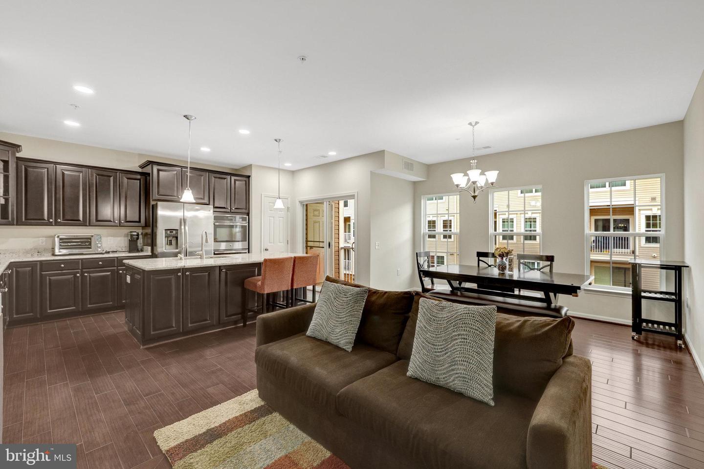 43469 TOWN GATE SQ, CHANTILLY, Virginia 20152, 3 Bedrooms Bedrooms, ,2 BathroomsBathrooms,Residential,For sale,43469 TOWN GATE SQ,VALO2097758 MLS # VALO2097758