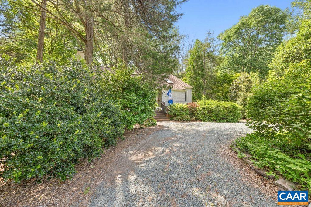 213 TURKEY RIDGE RD, CHARLOTTESVILLE, Virginia 22903, 3 Bedrooms Bedrooms, ,2 BathroomsBathrooms,Residential,For sale,213 TURKEY RIDGE RD,664931 MLS # 664931