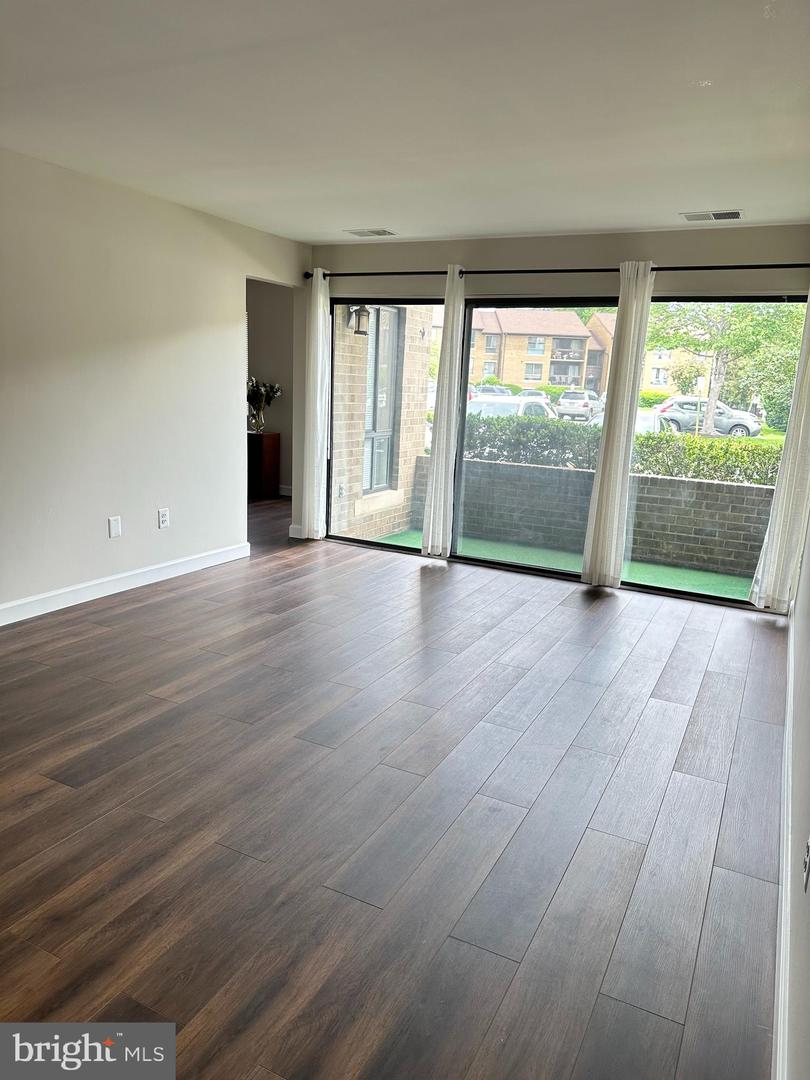 517 FLORIDA AVE #T4, HERNDON, Virginia 20170, 2 Bedrooms Bedrooms, ,2 BathroomsBathrooms,Residential,For sale,517 FLORIDA AVE #T4,VAFX2243058 MLS # VAFX2243058