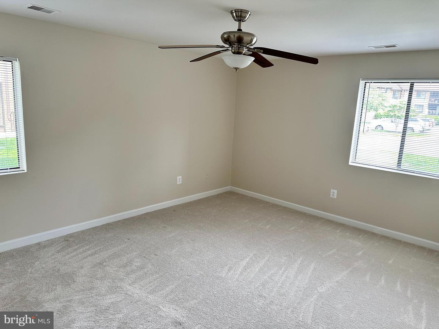 517 FLORIDA AVE #T4, HERNDON, Virginia 20170, 2 Bedrooms Bedrooms, ,2 BathroomsBathrooms,Residential,For sale,517 FLORIDA AVE #T4,VAFX2243058 MLS # VAFX2243058