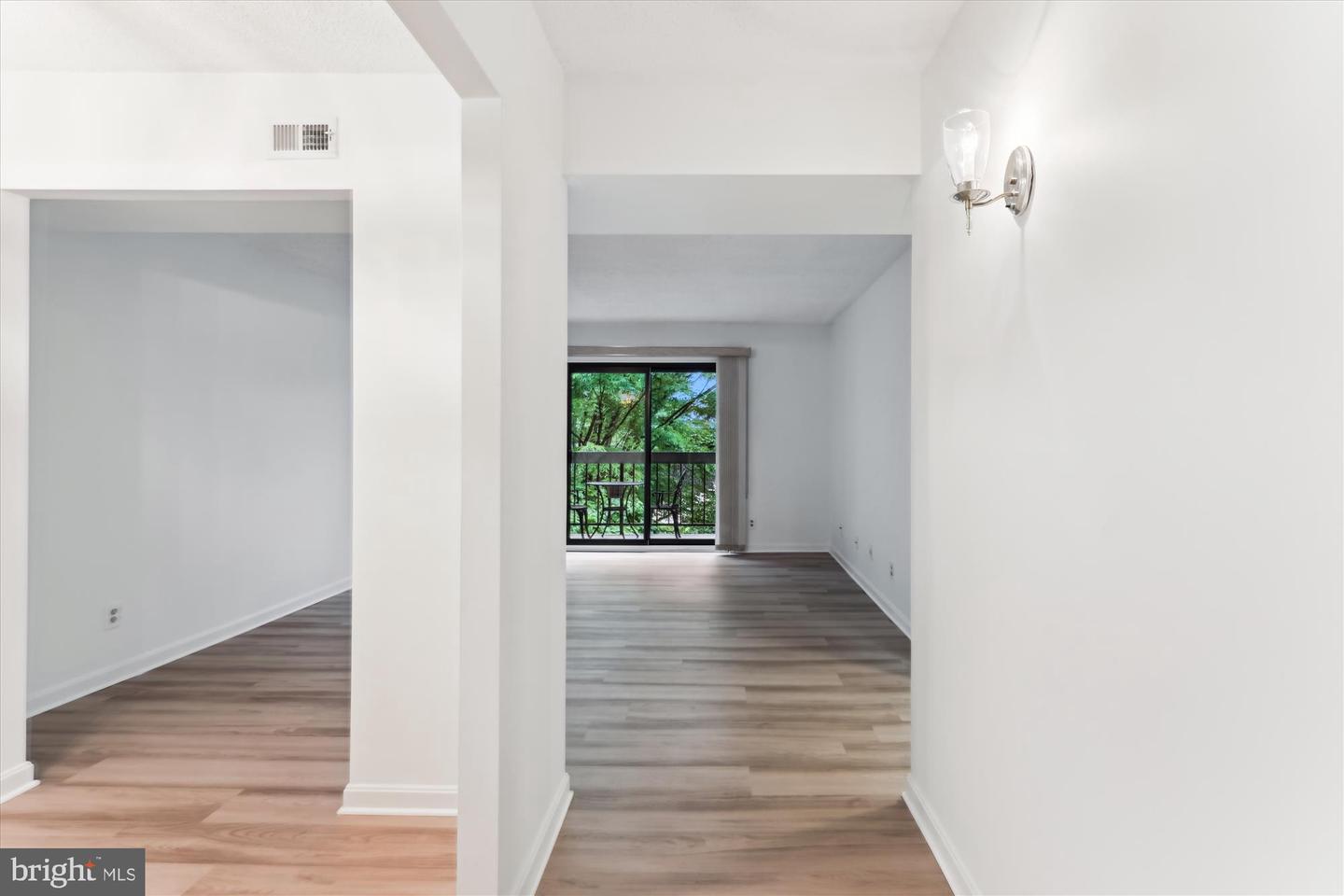 801 N HOWARD ST #305, ALEXANDRIA, Virginia 22304, 2 Bedrooms Bedrooms, 5 Rooms Rooms,2 BathroomsBathrooms,Residential,For sale,801 N HOWARD ST #305,VAAX2045700 MLS # VAAX2045700