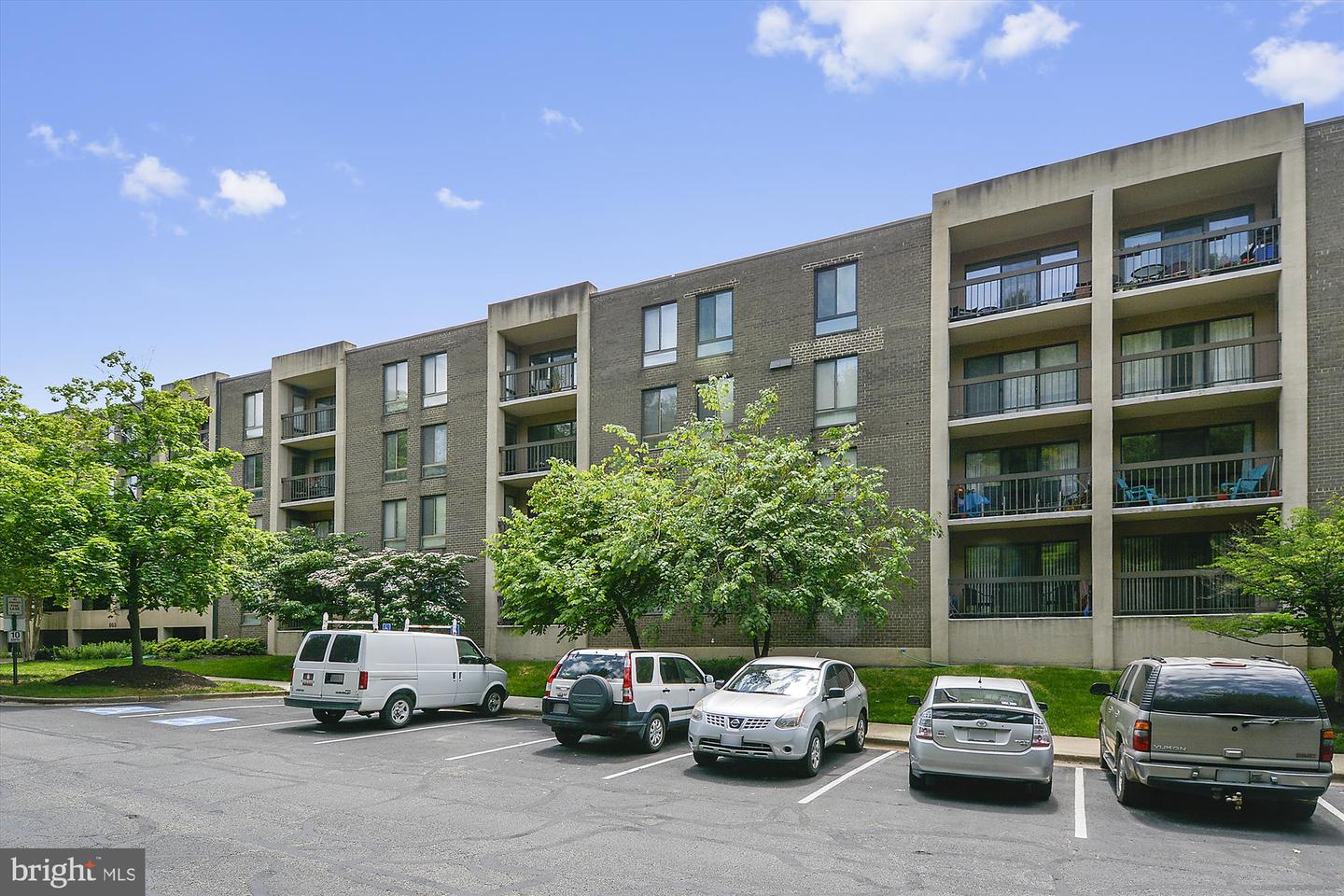 801 N HOWARD ST #305, ALEXANDRIA, Virginia 22304, 2 Bedrooms Bedrooms, 5 Rooms Rooms,2 BathroomsBathrooms,Residential,For sale,801 N HOWARD ST #305,VAAX2045700 MLS # VAAX2045700