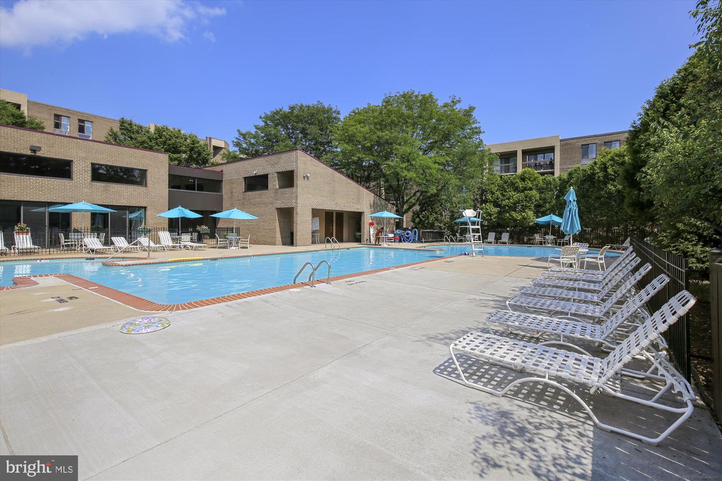 801 N HOWARD ST #305, ALEXANDRIA, Virginia 22304, 2 Bedrooms Bedrooms, 5 Rooms Rooms,2 BathroomsBathrooms,Residential,For sale,801 N HOWARD ST #305,VAAX2045700 MLS # VAAX2045700