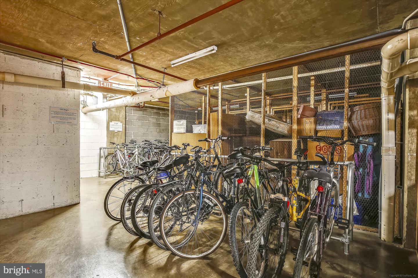 801 N HOWARD ST #305, ALEXANDRIA, Virginia 22304, 2 Bedrooms Bedrooms, 5 Rooms Rooms,2 BathroomsBathrooms,Residential,For sale,801 N HOWARD ST #305,VAAX2045700 MLS # VAAX2045700