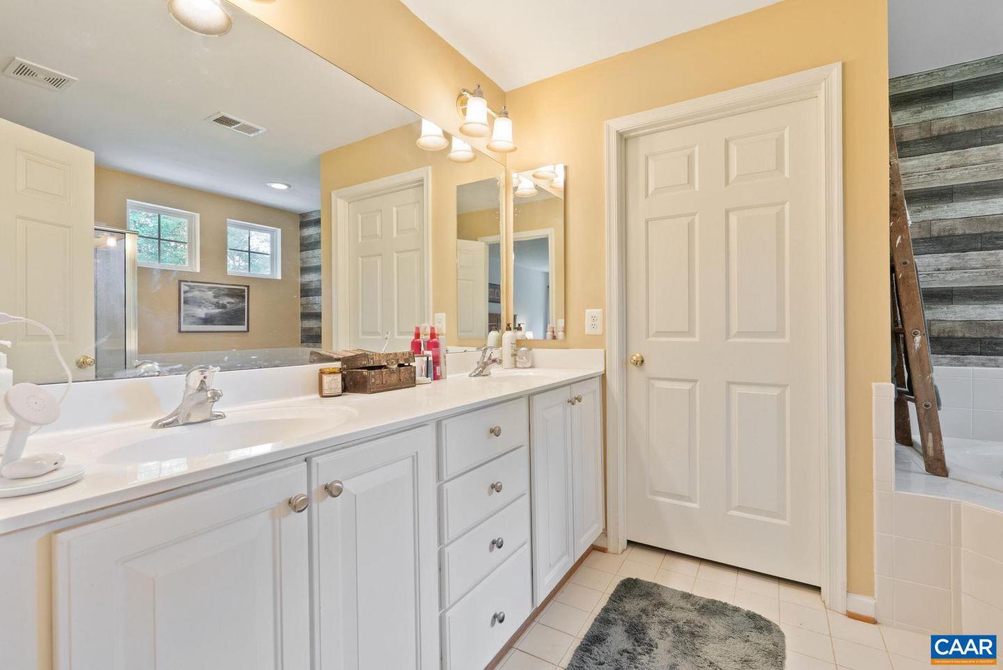 172 CARTER LN, LOUISA, Virginia 23093, 4 Bedrooms Bedrooms, ,2 BathroomsBathrooms,Residential,For sale,172 CARTER LN,664942 MLS # 664942
