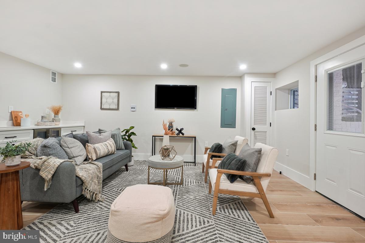 1341 QUINCY ST NW, WASHINGTON, District Of Columbia 20011, 5 Bedrooms Bedrooms, ,3 BathroomsBathrooms,Residential,For sale,1341 QUINCY ST NW,DCDC2202384 MLS # DCDC2202384