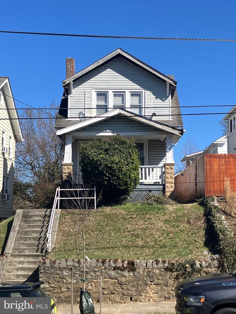 3505 24TH ST NE, WASHINGTON, District Of Columbia 20018, 3 Bedrooms Bedrooms, ,1 BathroomBathrooms,Residential,For sale,3505 24TH ST NE,DCDC2202388 MLS # DCDC2202388