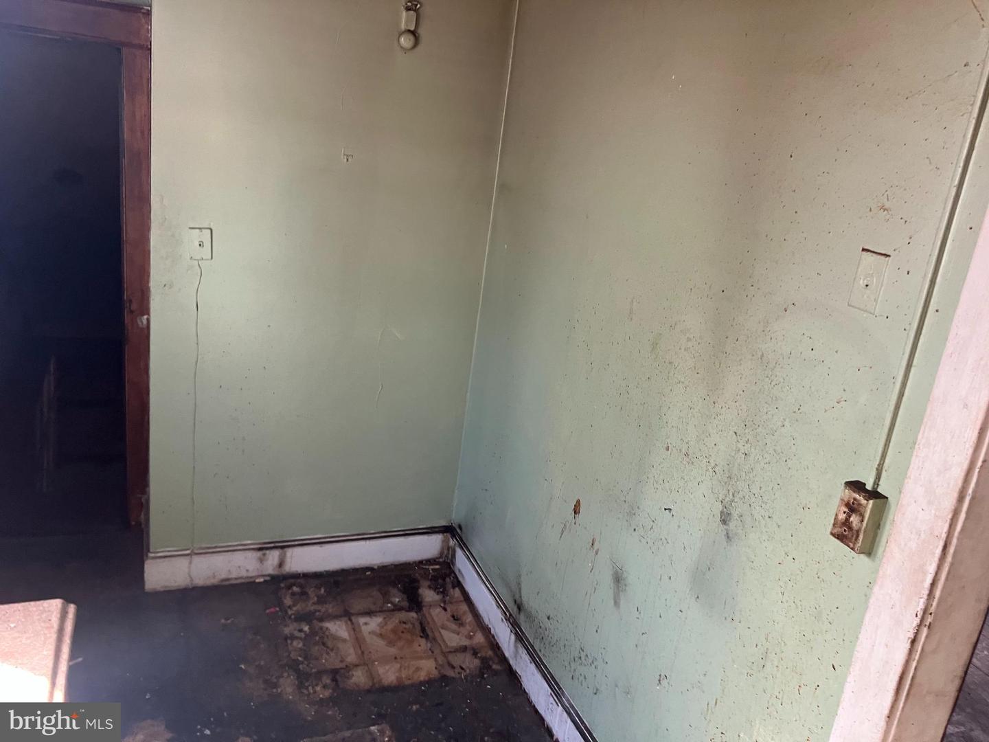3505 24TH ST NE, WASHINGTON, District Of Columbia 20018, 3 Bedrooms Bedrooms, ,1 BathroomBathrooms,Residential,For sale,3505 24TH ST NE,DCDC2202388 MLS # DCDC2202388