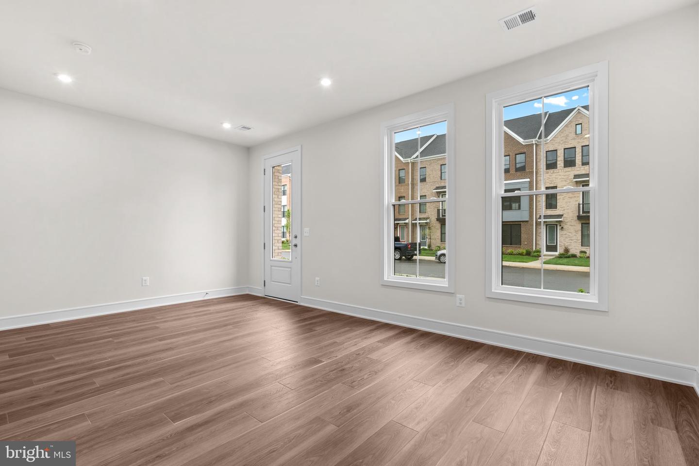 23062 SOARING HEIGHTS TER, ASHBURN, Virginia 20148, 3 Bedrooms Bedrooms, ,2 BathroomsBathrooms,Residential,For sale,23062 SOARING HEIGHTS TER,VALO2097786 MLS # VALO2097786