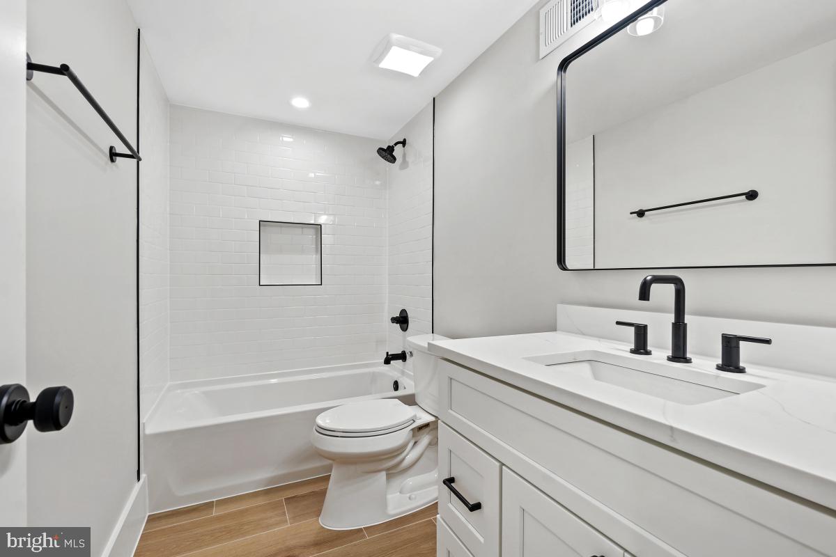 4214 14TH ST NW, WASHINGTON, District Of Columbia 20011, 5 Bedrooms Bedrooms, ,4 BathroomsBathrooms,Residential,For sale,4214 14TH ST NW,DCDC2202404 MLS # DCDC2202404